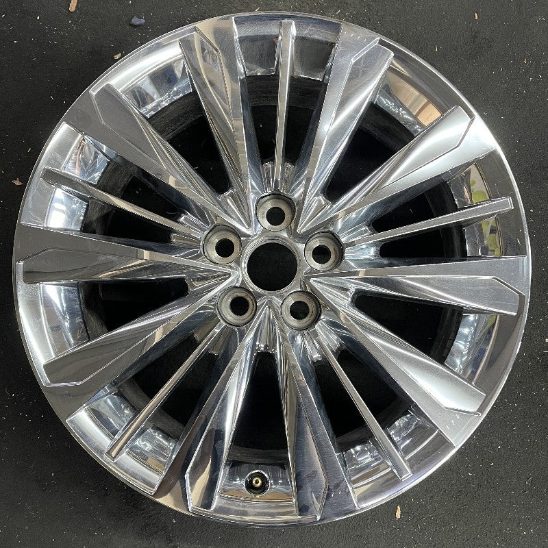20″ GRAND HIGHLANDER 24 20×8 alloy 5 triple spoke chrome Original OEM Wheel Rim